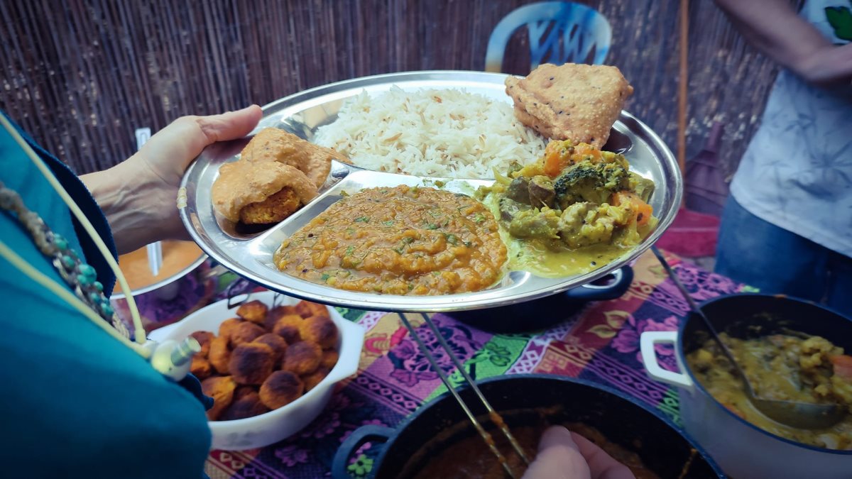 דהבה החצר. שימוש לפי סעיף 27א בחוק זכויות היוצרים