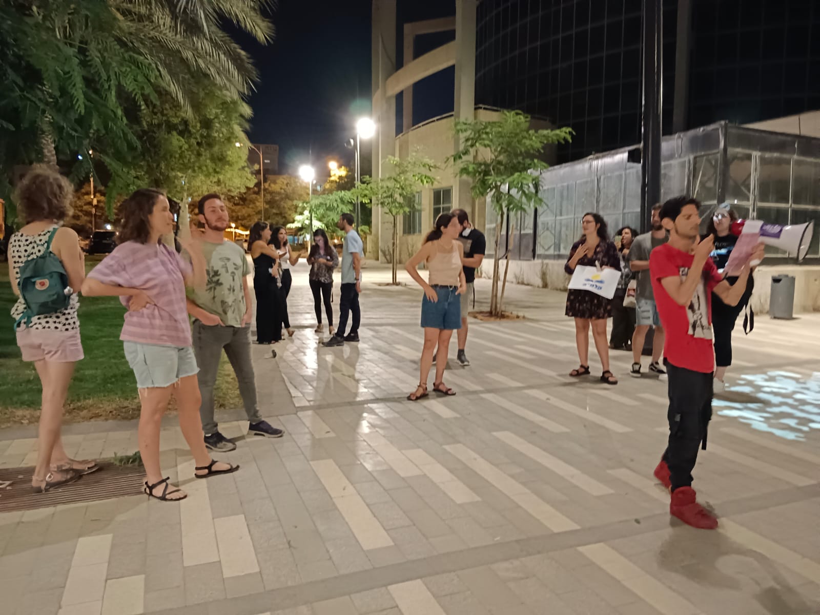 המחאה אמש במרכז מורים. קרדיט צילום פרטי