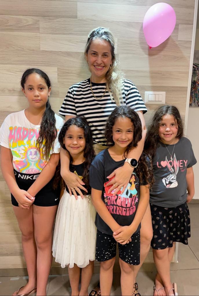 מור כהן והבנות. צילום: פרטי