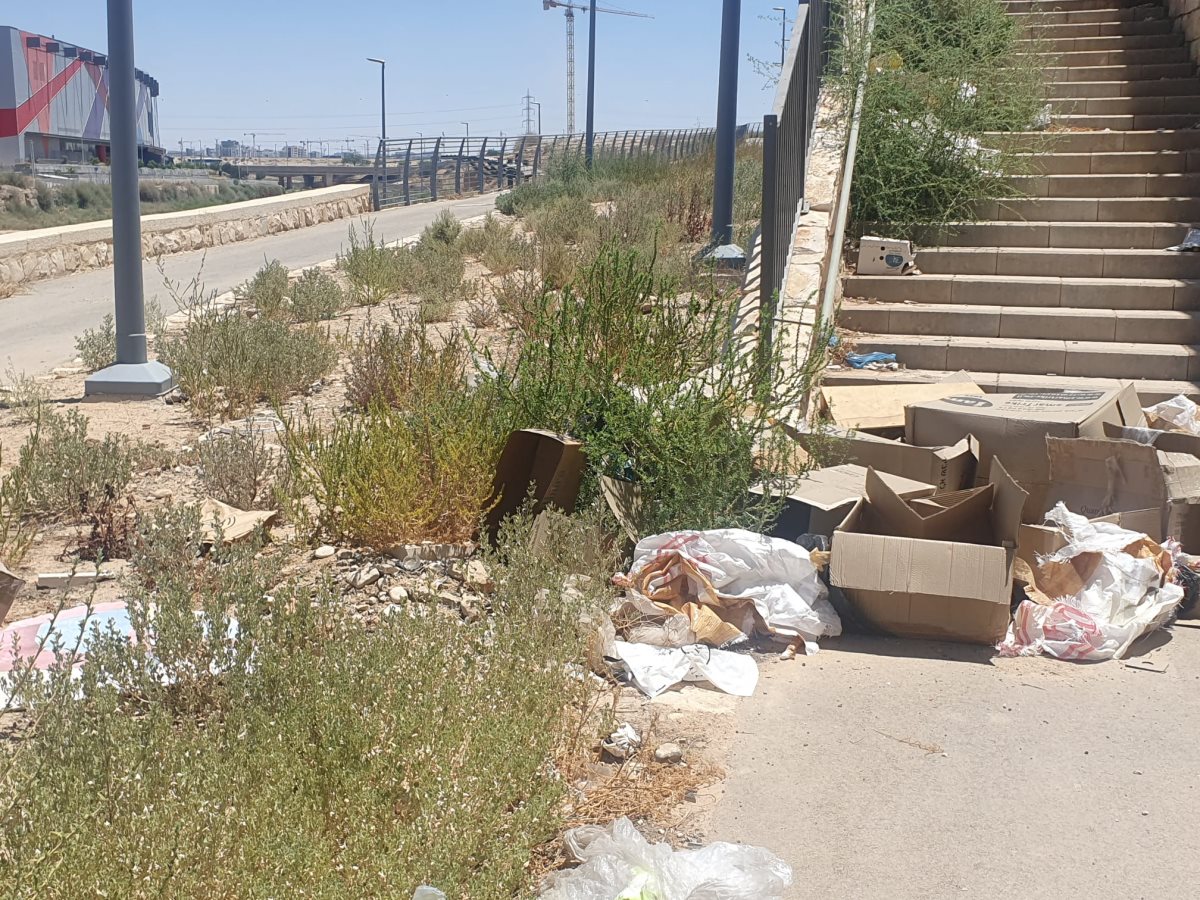 זבל בכל פינה. קרדיט - באר שבע נט