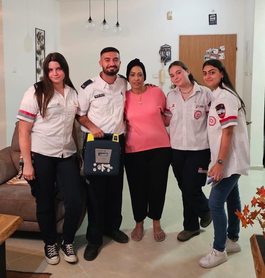 אחלאם ומתנדבי מד"א. קרדיט - מד"א