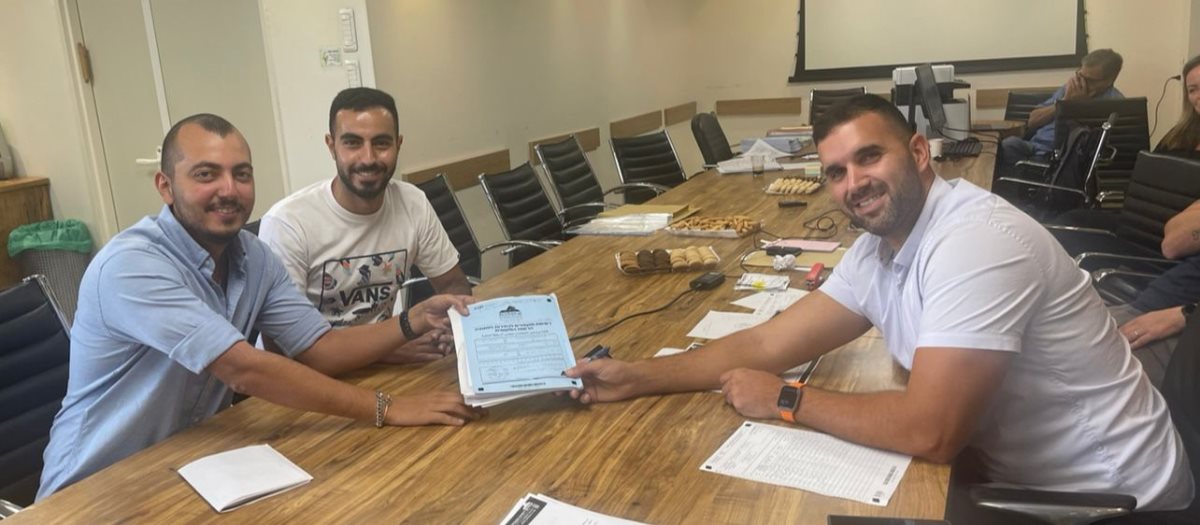 קרדיט - ״64 מנדטים למחנה הלאומי״