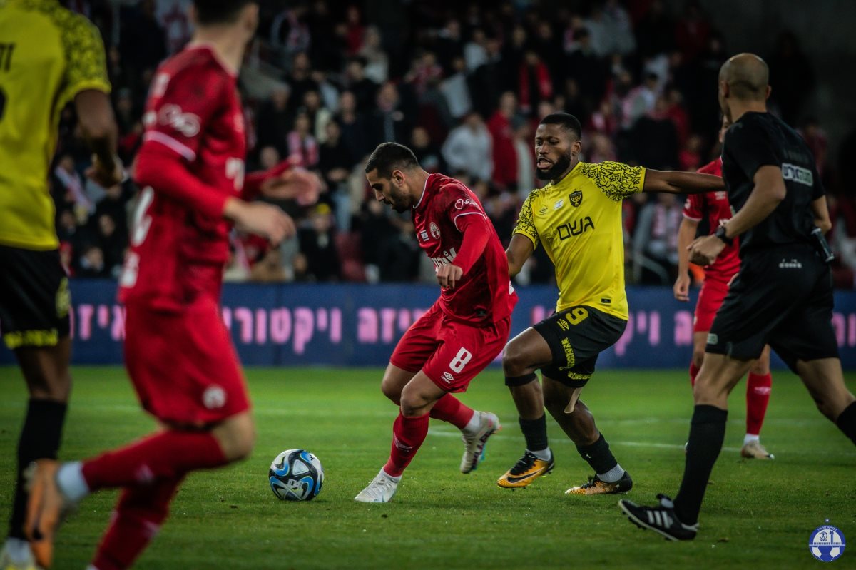 חוששים למצבו, גורדנה. קרדיט - הפועל ''ויקטורי'' באר שבע