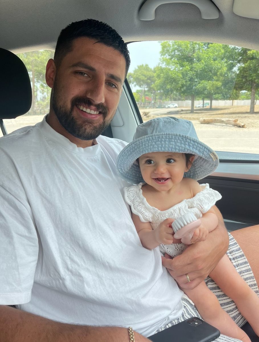 שימי ליזמי ז"ל עם הבת שלו ליהי