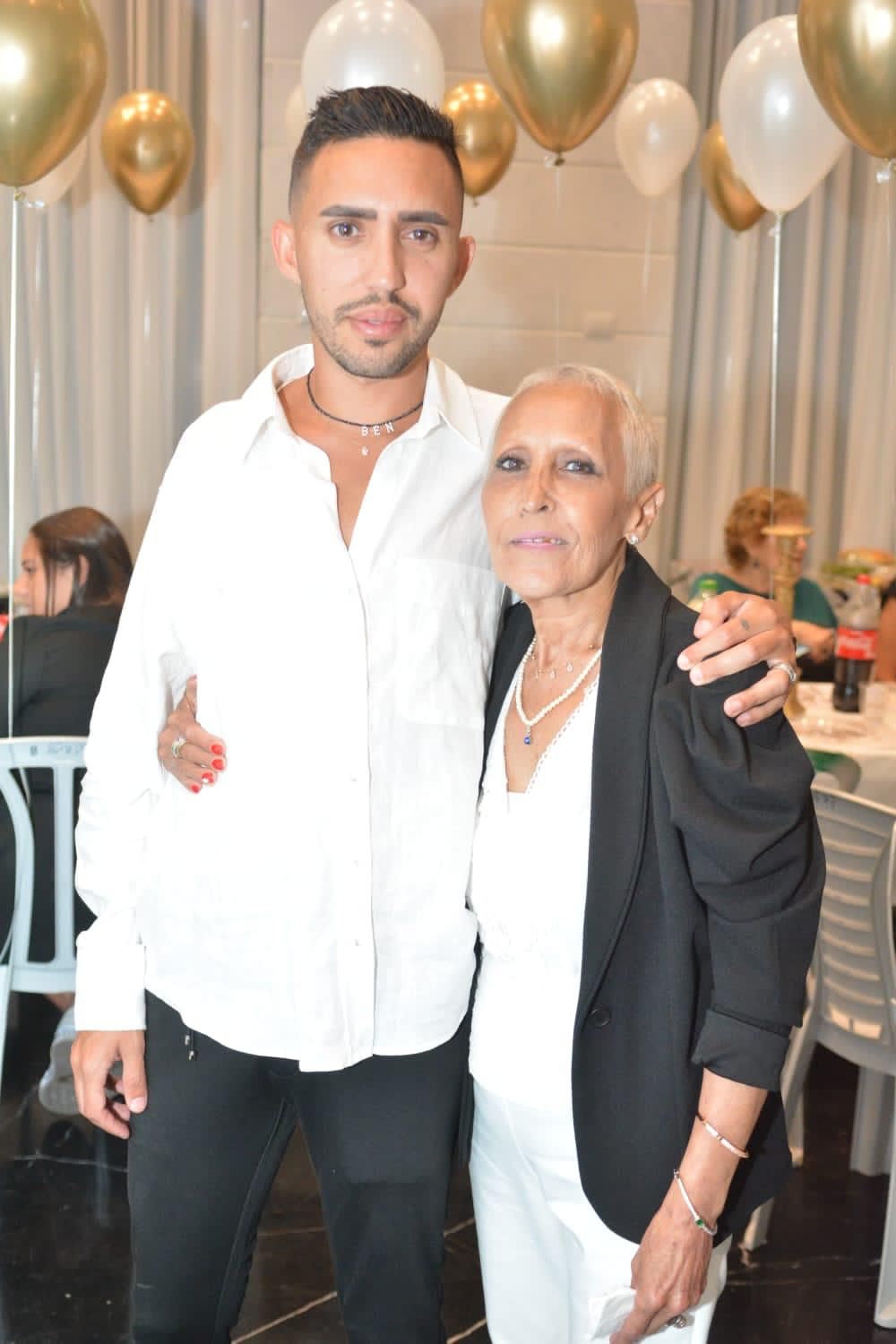 בן ואמא אבלין ז"ל. צילום: אלבום משפחתי