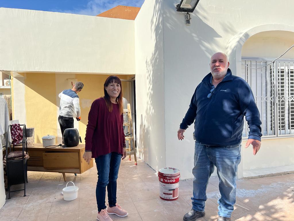 הקבלן ניסים חורי עם יהלומה זכות. צילום: CAM