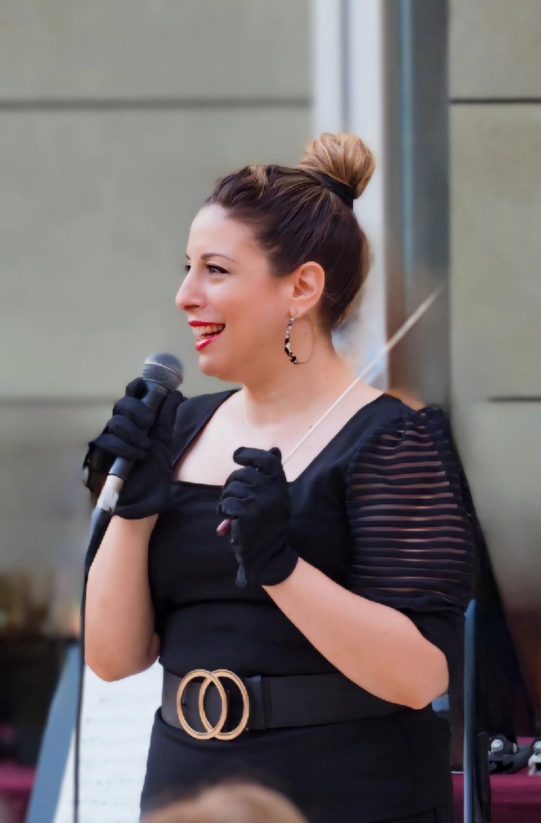 המנצחת עידית שכטמן. צילום: פרטי