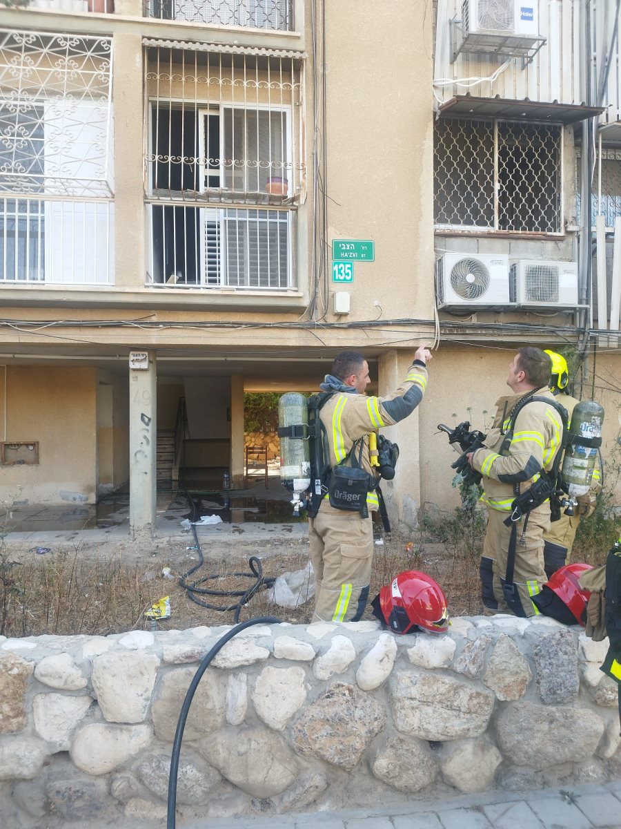 כוחות כבאות והצלה בזירה. קרדיט - ניסים דדון