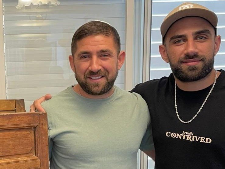 רז כלפון ואחיו שגב החטוף. צילום: פרטי