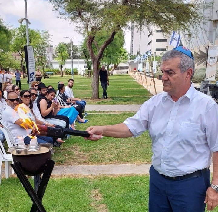 קרדיט - סמי שמעון