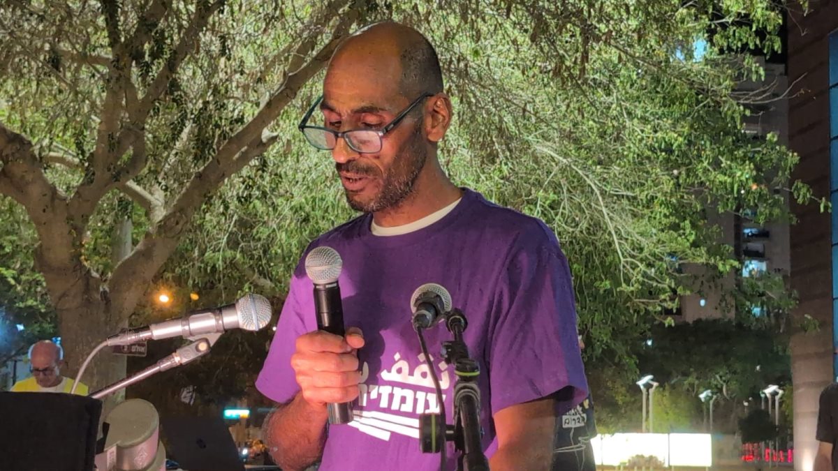 ג׳מיל דנפירי- תושב דימונה, פעיל חברתי למען שותפות יהודית ערבית, אבא של ג'ומעה שנורה למוות על ידי כיתת התכוננות ברתמים. קרדיט תניא ציון וולדקס