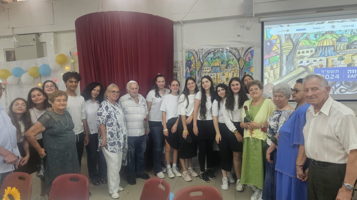 התלמידים חגגו בר מצווה ל-12 שורדי שואה. קרדיט: מקיף אמית באר שבע