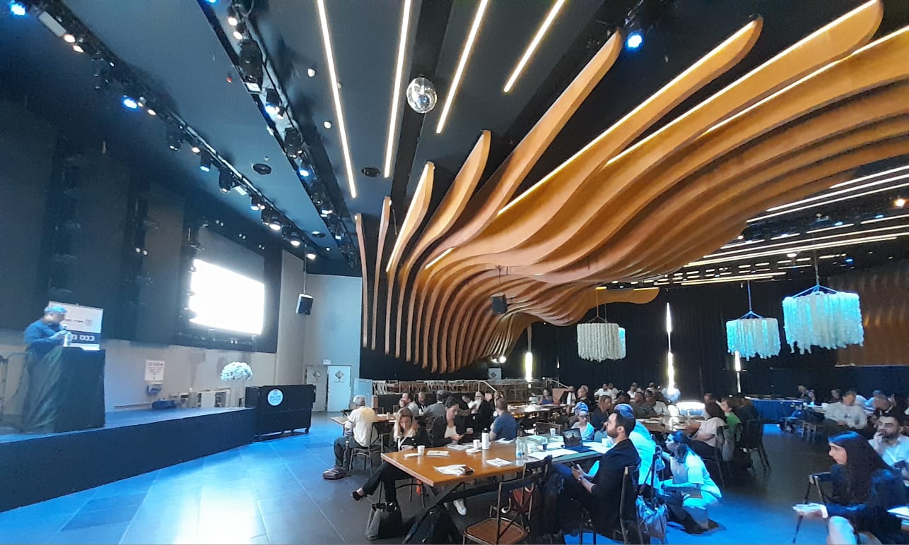 קרדיט - צבי תקשורת