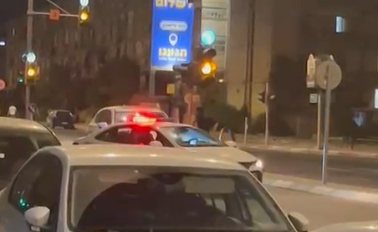 רכב נעצר ברחוב רגר. קרדיט: צילום פרטי