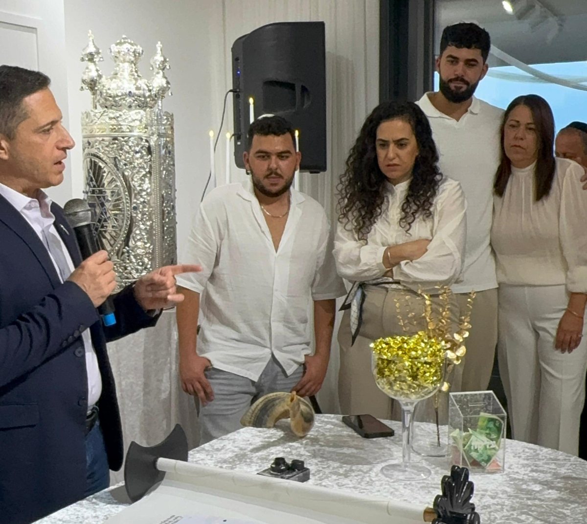 אירוע הכנסת ספר תורה לעילוי נשמתו של דני עלוש ז”ל. צילום: יח"צ קמפוס רבין