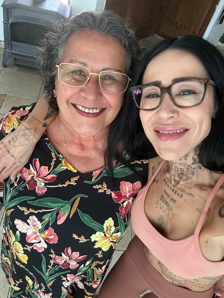 טל שנהר ואמא יהודית מככבות בכאן 11. צילום: פרטי