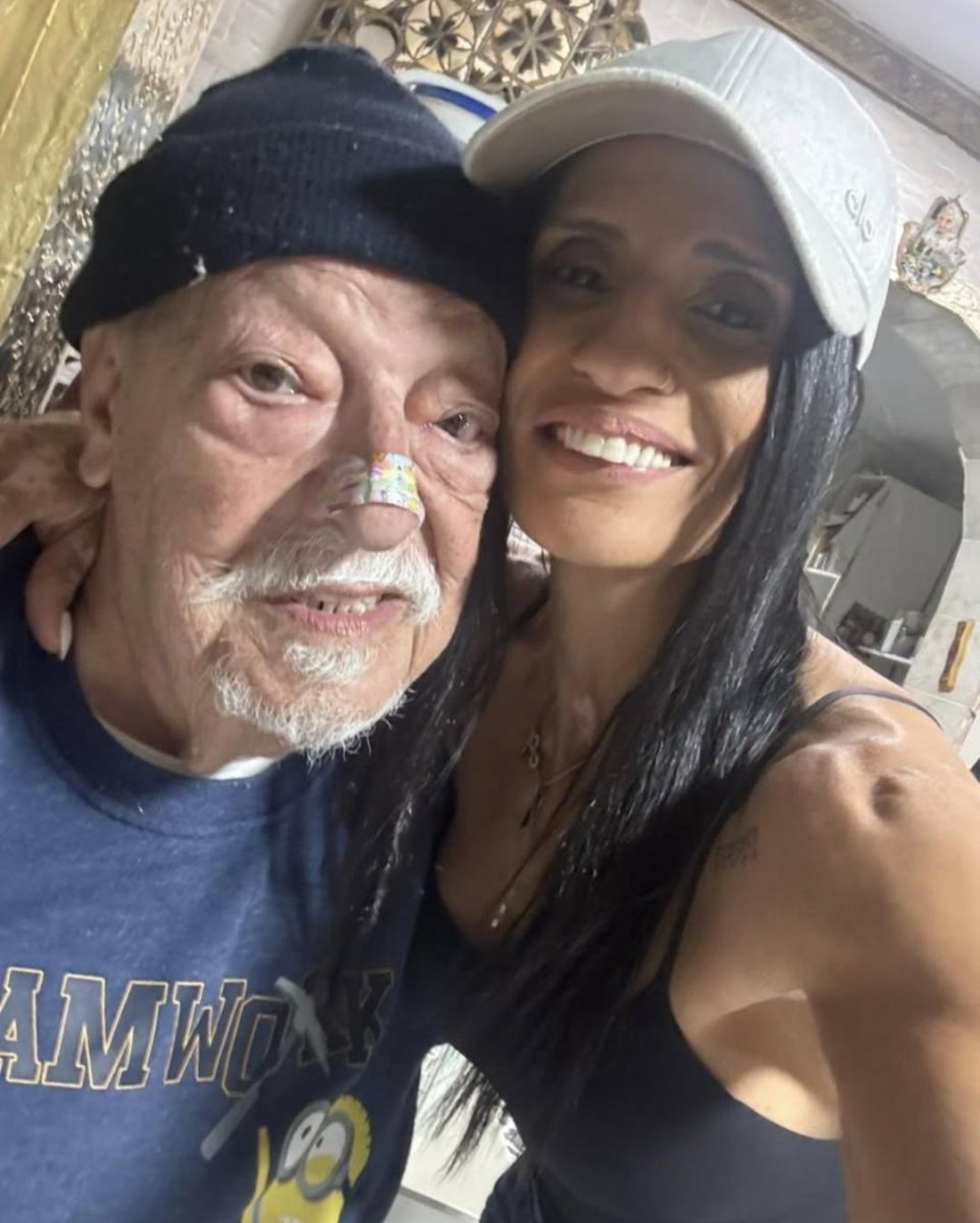 צ'רלי ביטון ז"ל ובתו הילה. צילום: מתוך פייסבוק