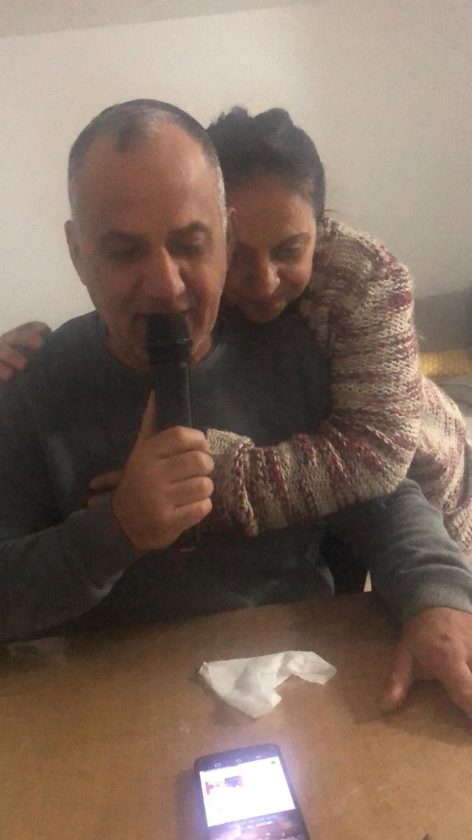 אביה של נעווה עם אמא תקווה ז"ל. צילום: משפחתי