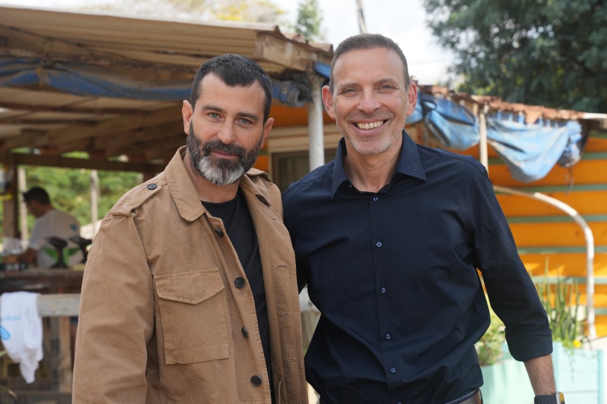 אילן סיגל ויהודה לוי. קרדיטיוני ספיר