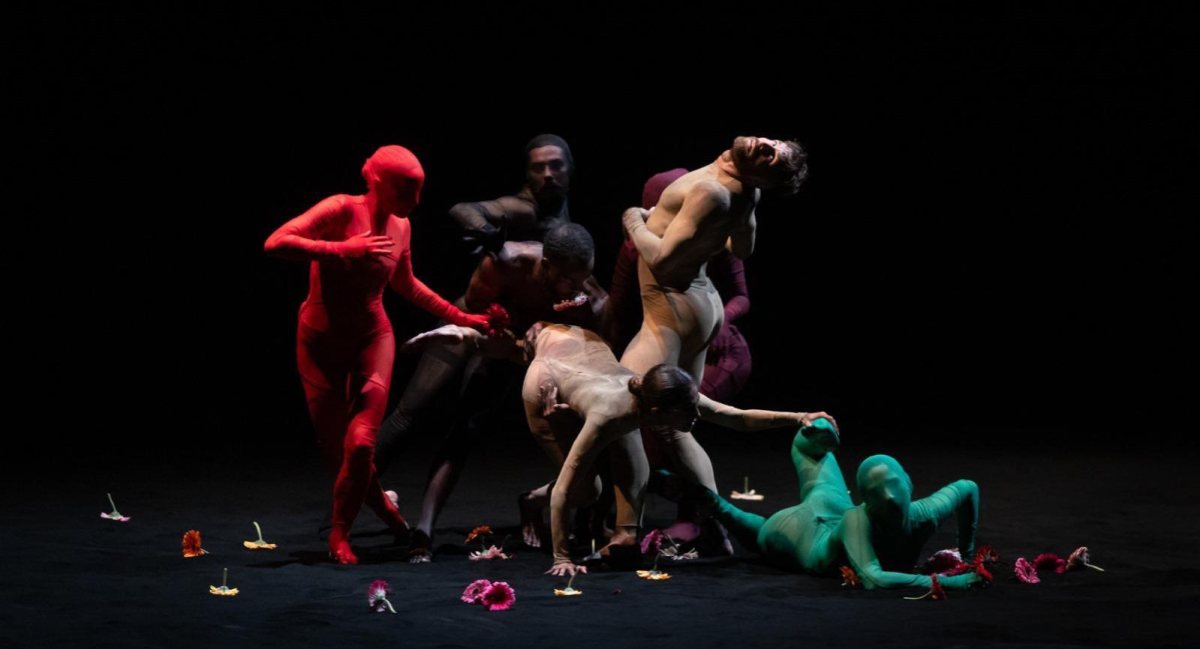 המופע NEW EARTH A של שחר בינימיני. צילום: דייגו מיטלברג