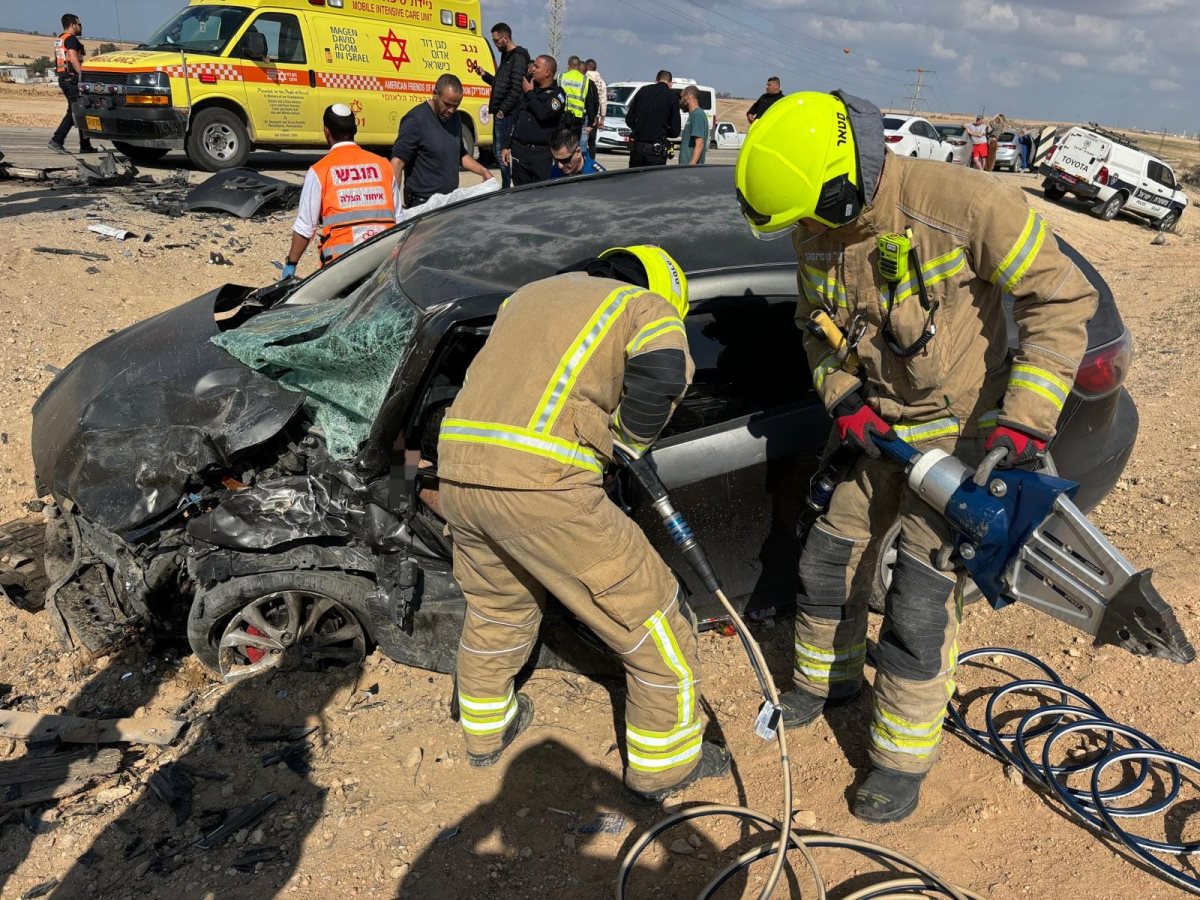 זירת התאונה. קרדיט: מד"א