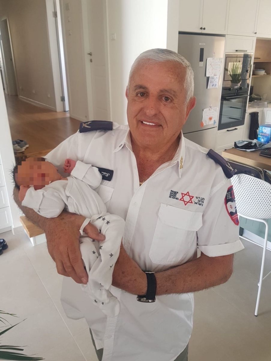 חובש בכיר במד''א איציק אלפסי. קרדיט: מד"א