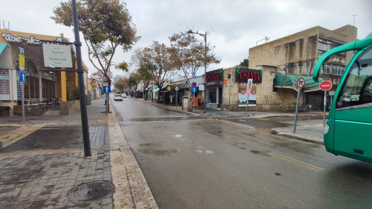 השלטים המעידים על נת"צ ברחוב החלוץ-הדסה. קרדיט צילום פרטי
