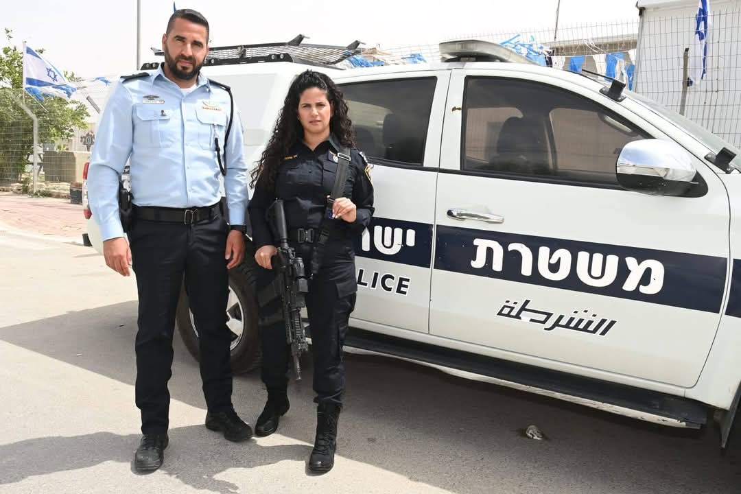 טלי בוזוקשווילי מתנדבת במשטרה. צילום: מתוך פייסבוק