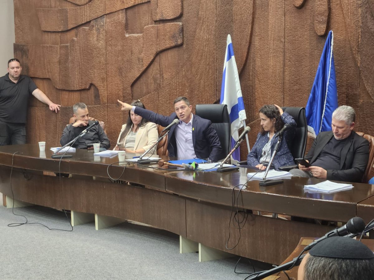 רוביק במועצה, אמש. קרדיט: צילום פרטי