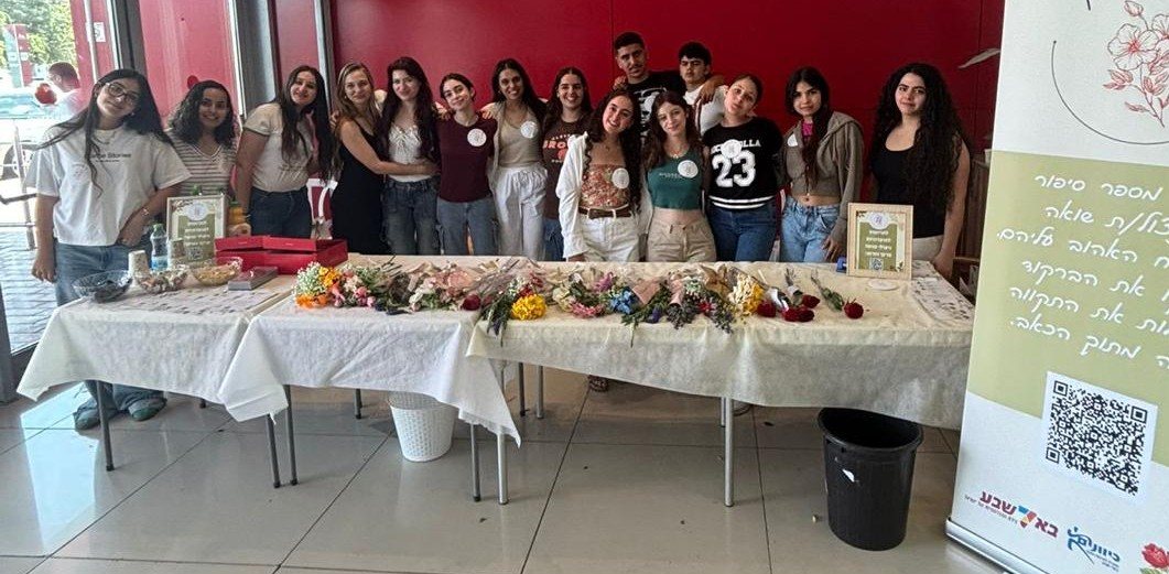 בני נוער במיזם "נר של זיכרון". צילום: פרטי