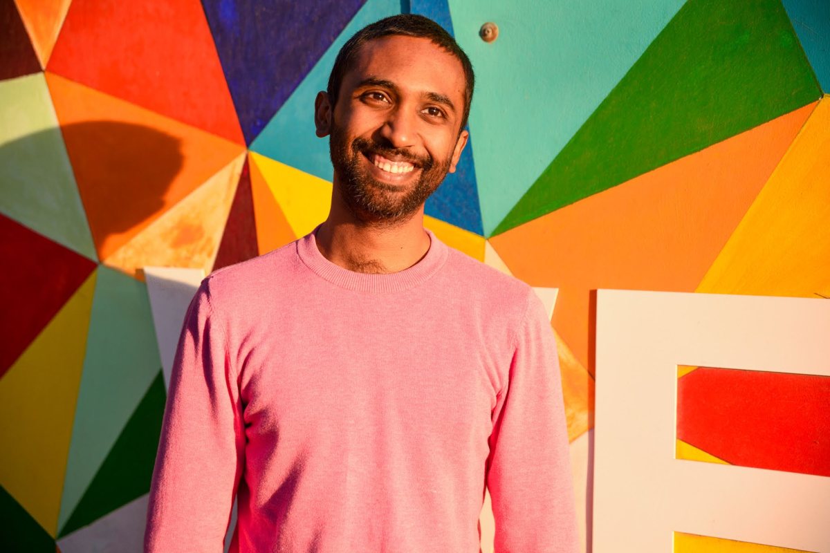 ספר השירים של גיל אליאס. צילום: הדס שורר