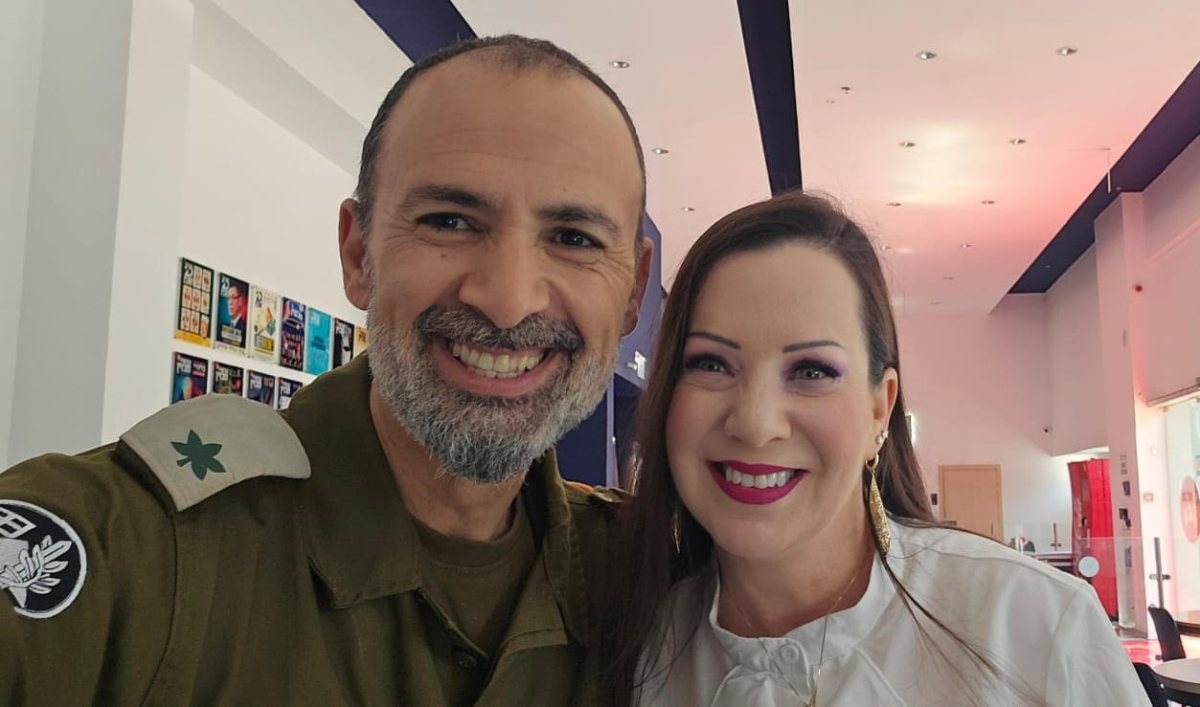 ח"כ גוטליב עם מסביר פיקוד העורף, יאיר נגיד. צילום: פרטי