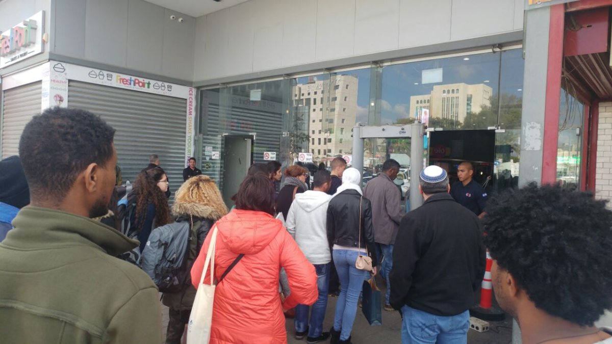 הכניסה לתחנה המרכזית, בימים כתיקונם. קרדיט: שרון טל