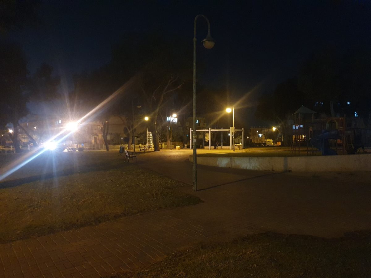 פארק יוני נתניהו החשוך בחלקו. קרדיט - באר שבע נט