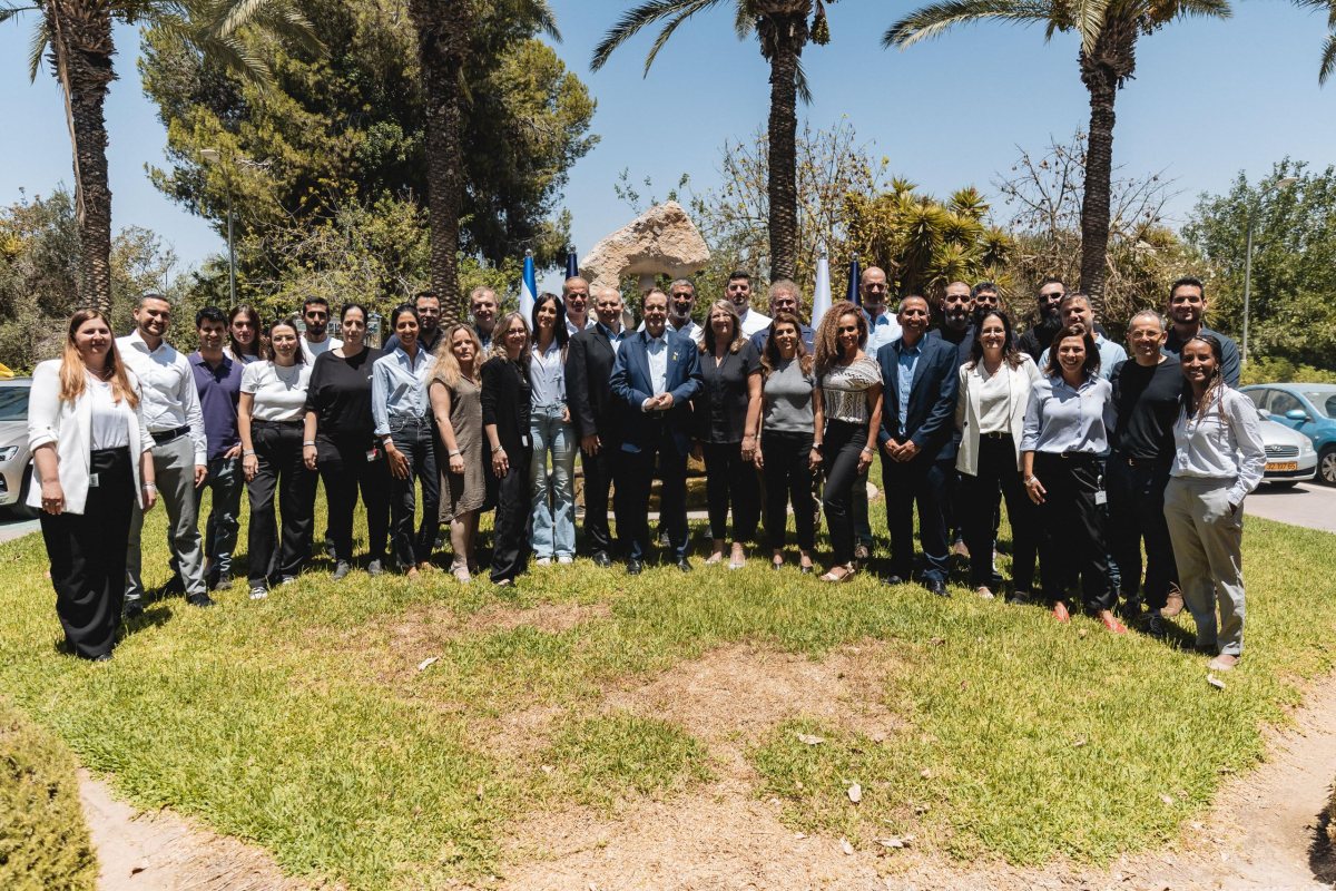 הנשיא הרצוג במפגש עם עובדי נטפים והנהלת החברה - צילום דניאל כהן