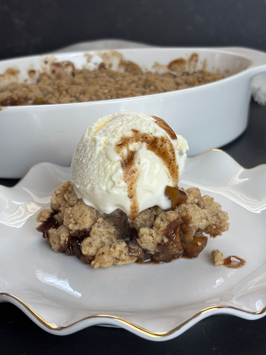 קינוח: קראמבל תפוחים פרווה שלא תירצו להכין עם חמאה יותר