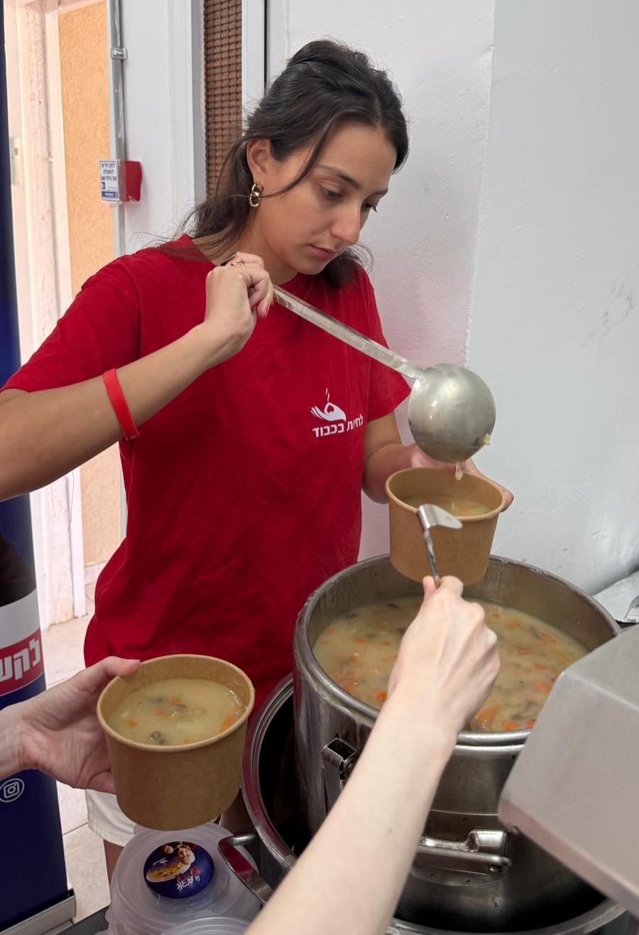 למען ניצולי השואה בבאר שבע. צילום: עמותת "לחיות בכבוד"