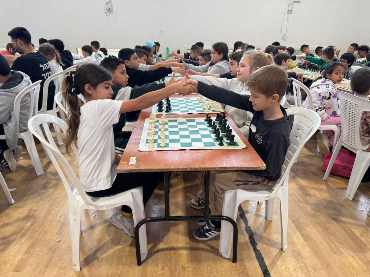 קרדיט צילום: אדמה מכתשים