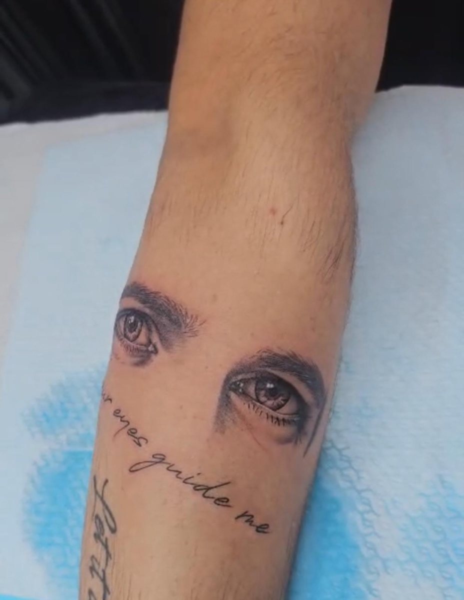 קעקוע העיניים של אבא