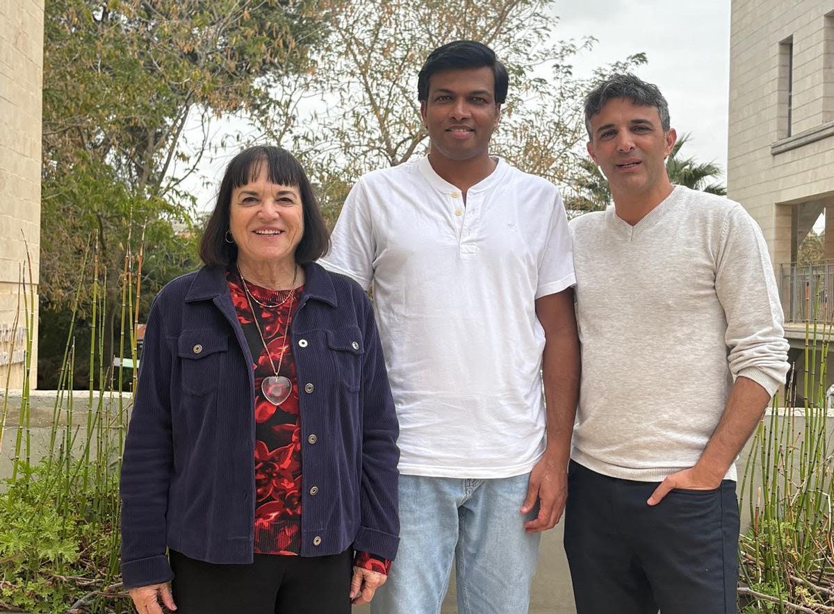 פרופ' משה אלקבץ, ד״ר ליגו ויגאיה סטאלטר ופרופ' אטה ליבנה. קרדיט צילום: אלבום פרטי