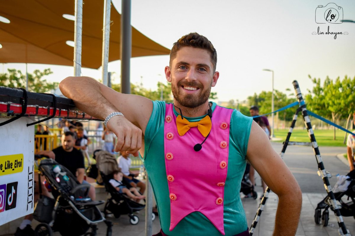 אלרועי בן שבת ממשיך להופיע גם במלחמה