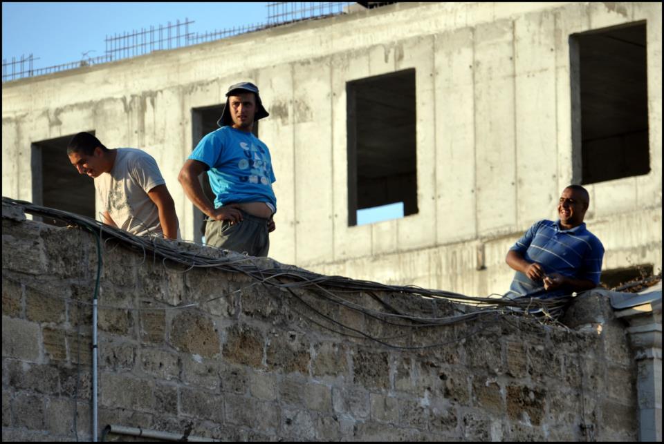 מוצאים עצמם חסרי אונים מול מערכת ההעסקה. למצולמים אין קשר לכתבה.