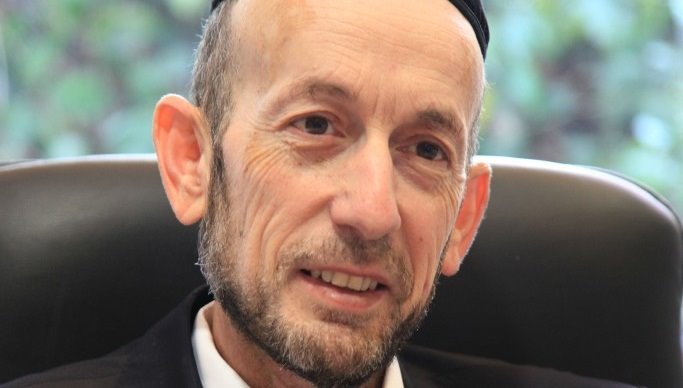 "לא על חקירות נתניהו הממשלה תיפול, אלא על חילולי השבת", ח"כ מקלב. באדיבות ויקיפדיה. "לא על חקירות נתניהו הממשלה תיפול, אלא על חילולי השבת", ח"כ מקלב. באדיבות ויקיפדיה.