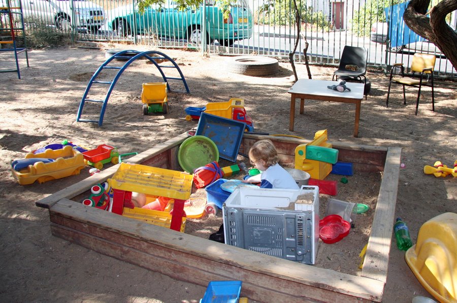 מי יעסיק אותם בזמן שאתם בעבודה (צילום ויקיפדיה) מי יעסיק אותם בזמן שאתם בעבודה (צילום ויקיפדיה)