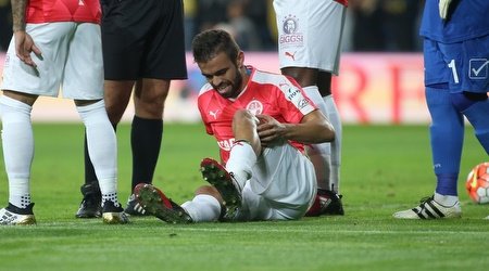 תחילת ההידרדרות בפציעתו של ויטור (רדאד ג'בארה one.co.il) תחילת ההידרדרות בפציעתו של ויטור (רדאד ג'בארה one.co.il)