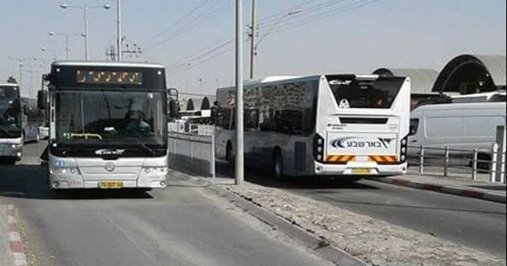אוטובוסים עם כיתובים בערבית צילום. גולשים פייסבוק