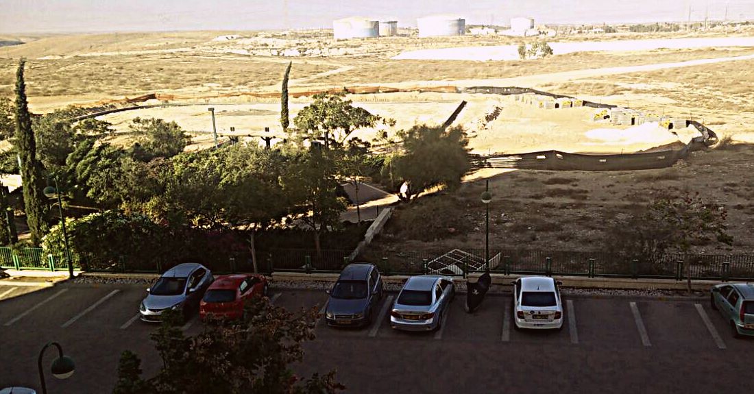 "ביום אחד הגיעו, תחמו את השטח והחלו לסלול אספלט"