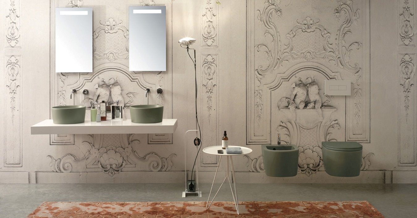 אלוני - אסלה צבעונית מחיר 2898, ובמבצע - 1449 ש"ח. מושב אסלה 1400 ש"ח ובמבצע 700 ש"ח , כיור עגול 1999 ש"ח, ובמבצע 1000 ש"ח (צילום אסף לוי)