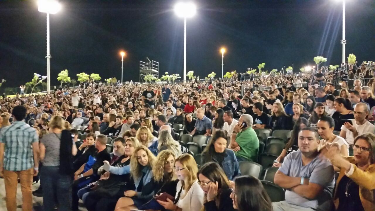 ובינתיים בצד השני של העיר: מופע של שלמה ארצי. צילום: שושי כהן