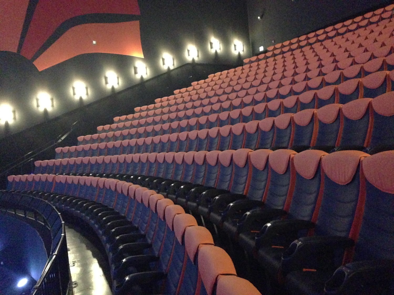 אולם ה-IMAX הגדול בארץ